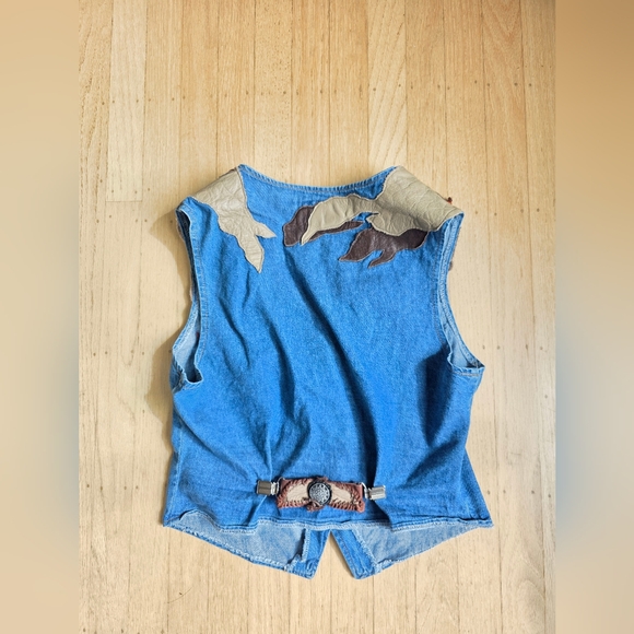 Vintage 1980s Denim Vest With Leather & Bead Detail & Belted Back Size M - Picture 2 of 4